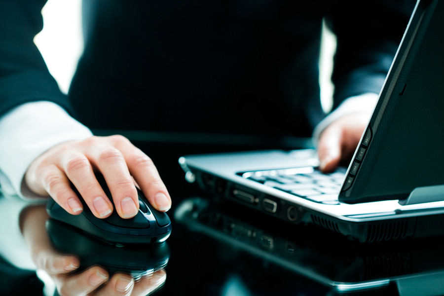 深圳律師視角：11歲男孩爬上火車頭遭電擊事件的法律與安全反思