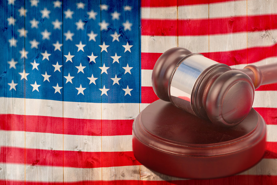 深圳交通事故律師視角：應急車道停車炒股背后的法律與道德考量