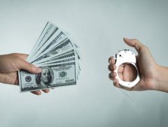 農科中心律師疑惑女護士如何步步成為派出所長